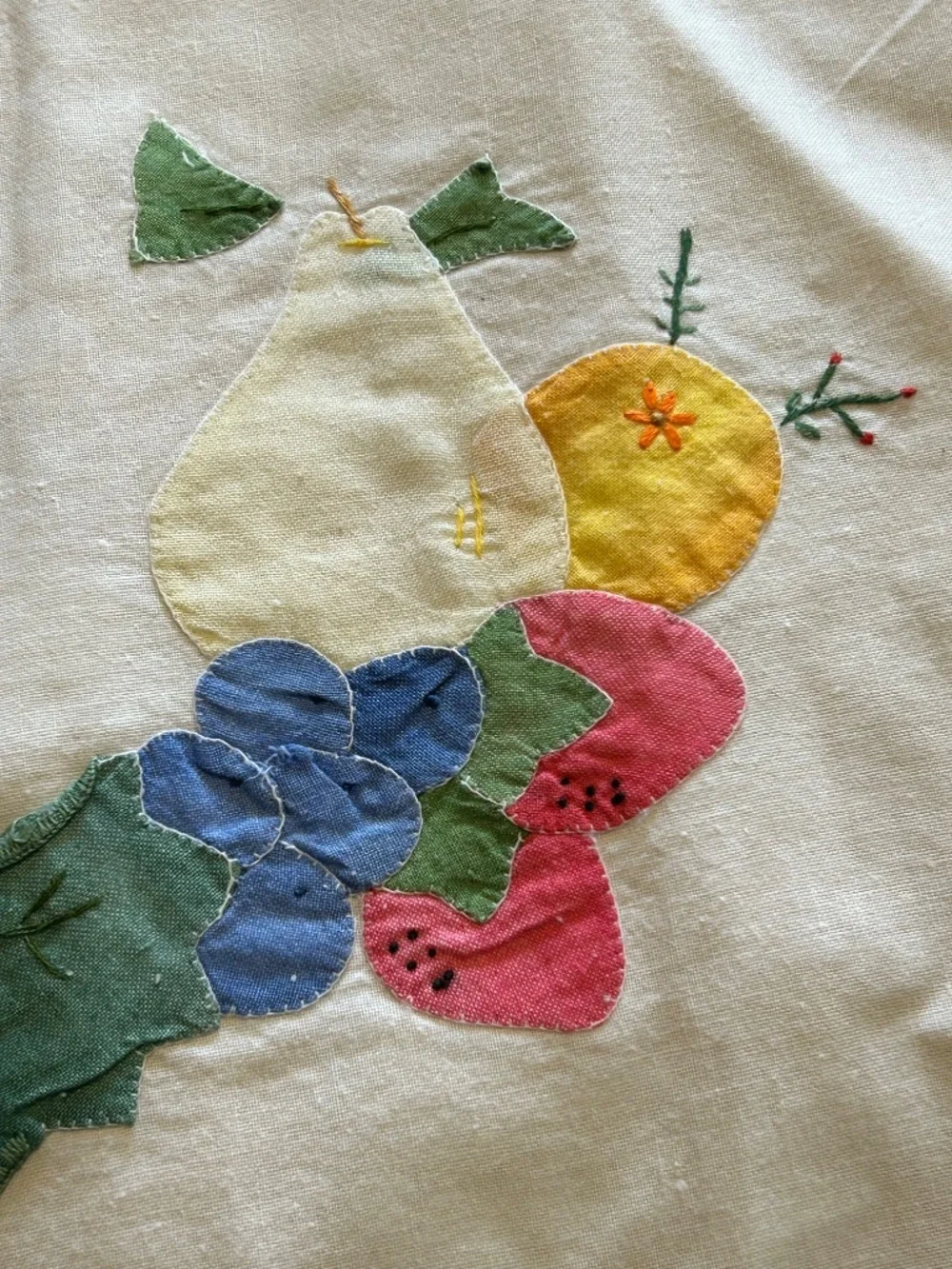 Vintage Fruit Theme Appliqué Placemat Napkin Set of 6  Scalloped Edge